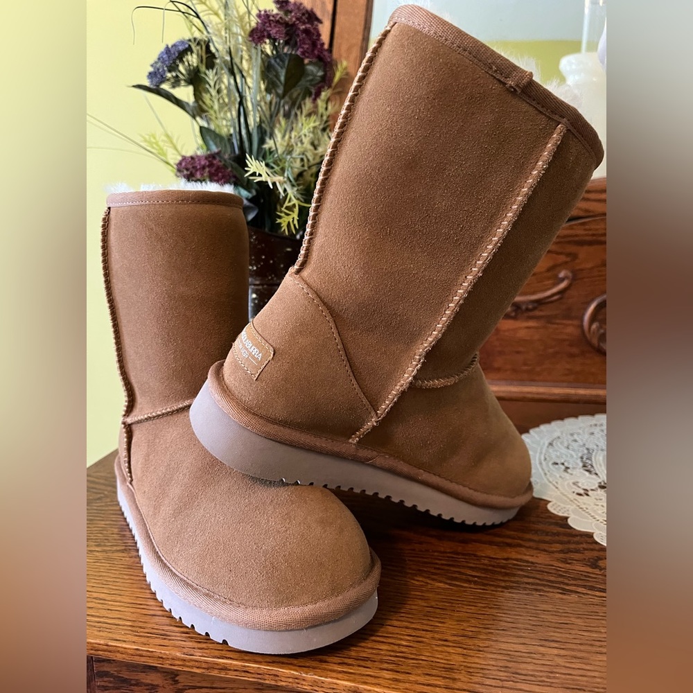 Koolaburra size 7 boots. NWOT.